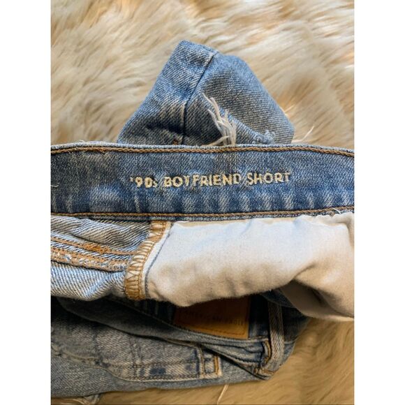 American Eagle 90s boyfriend jean shorts Size 2 - Picture 4 of 6